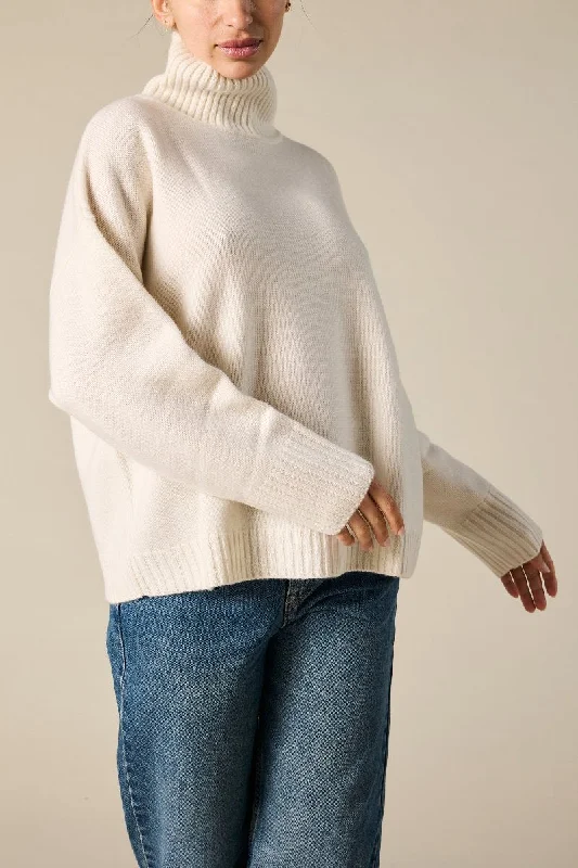 Cashmere Sunday Sweater in Winter White Herringbone Houndstooth Plaid