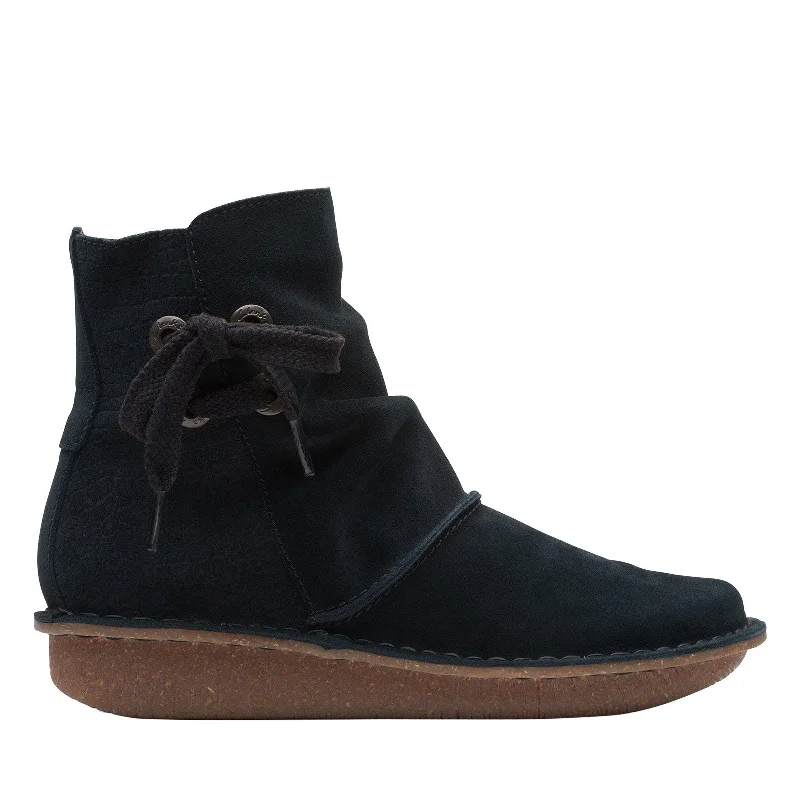 Clarks Funny Oak 26168555 Womens Black Suede Zipper Casual Dress Boots Shift Classic Vintage