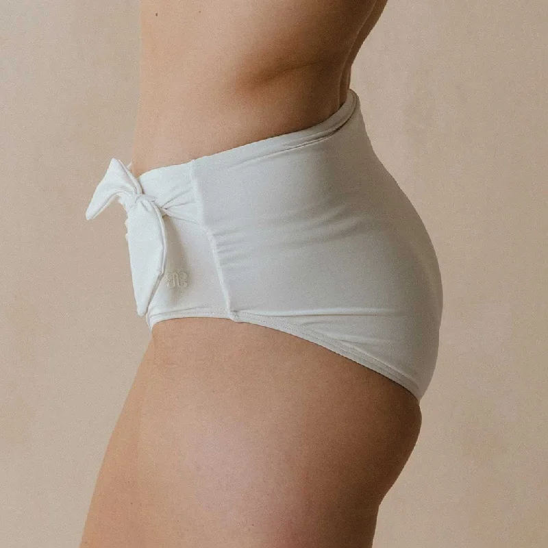 Simone Bottoms, Ivory