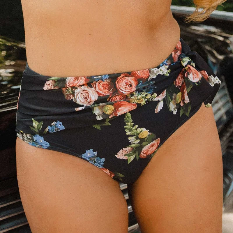 Simone Bottoms, Rose Black