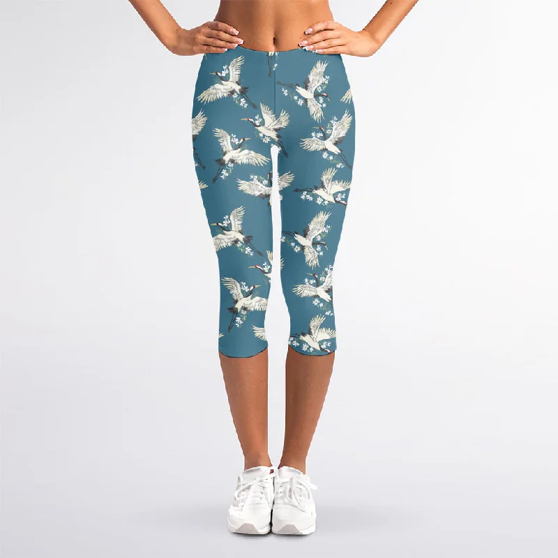 Flying Crane Bird Pattern Print Women's Capri Leggings Trendy Leather-Look Workout Leggings