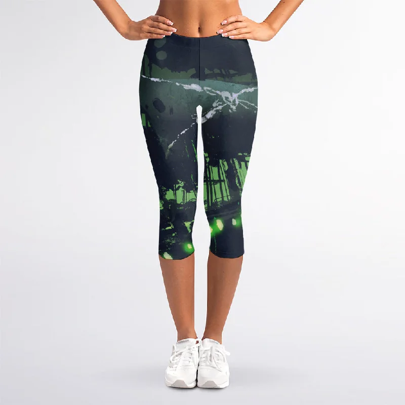 Flying Dutchman Ghost Pirate Ship Print Women's Capri Leggings Trendy Minimalist Leggings