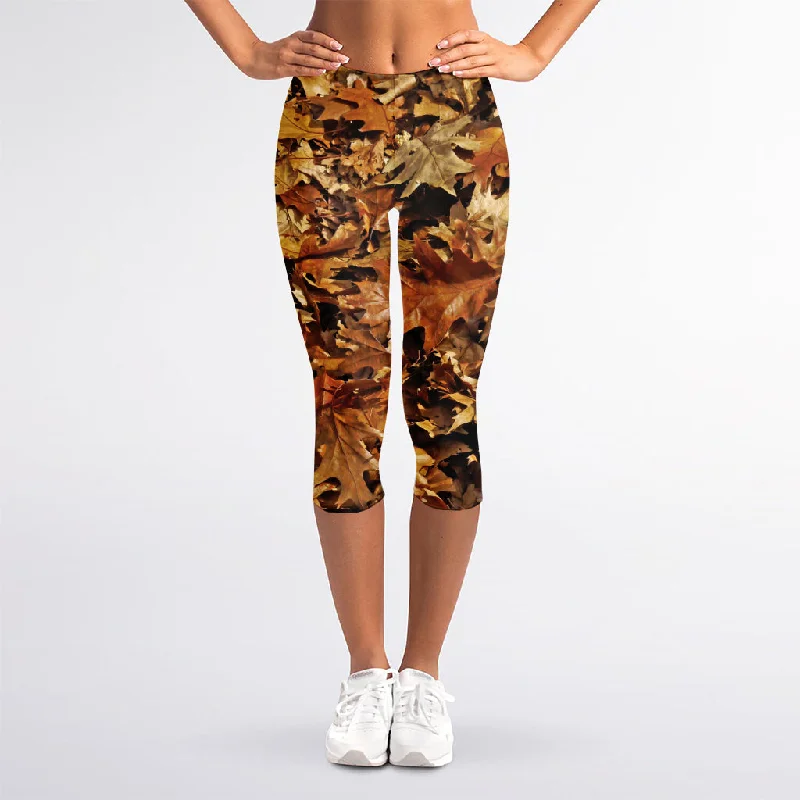 Fall Leaves Hunting Camouflage Print Women's Capri Leggings Comfortable Ribbed Sports Leggings