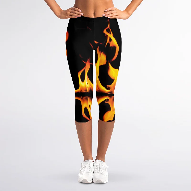 Fire Flame Burning Print Women's Capri Leggings Fashionable High-Rise Workout Leggings